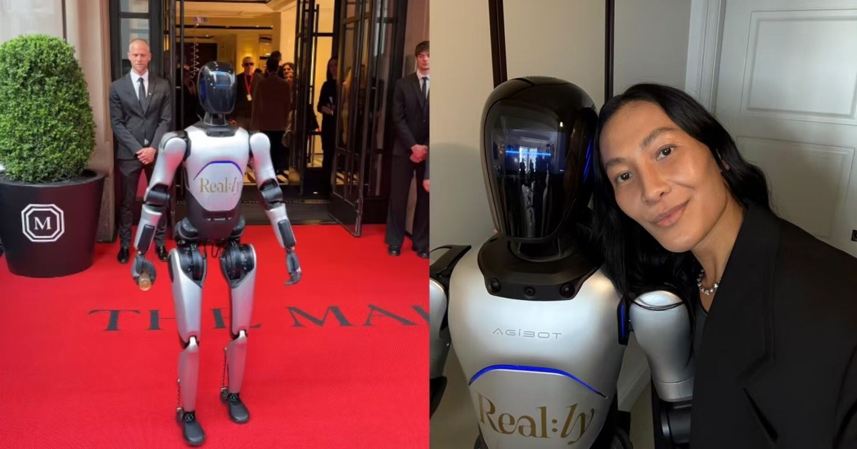 Humanoid robot greeting guests at a premium corporate event in Kuala Lumpur