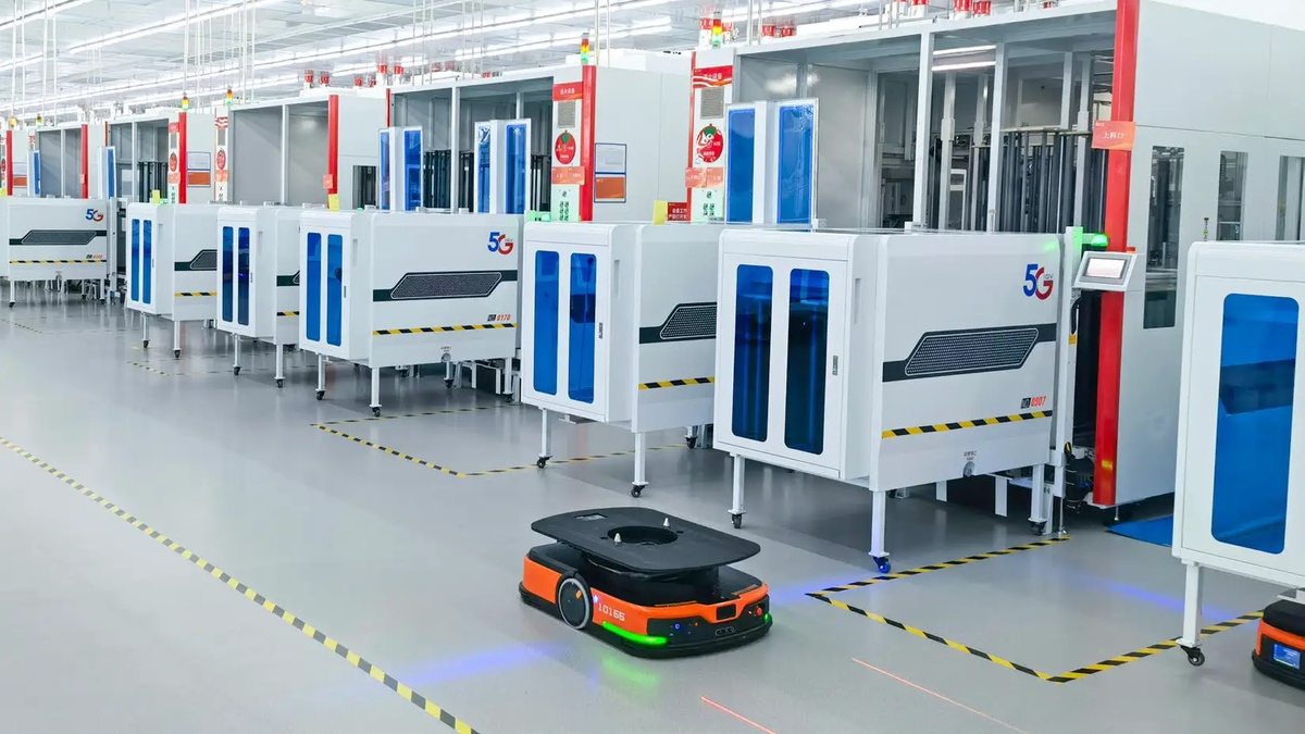 Autonomous mobile robot navigating a warehouse